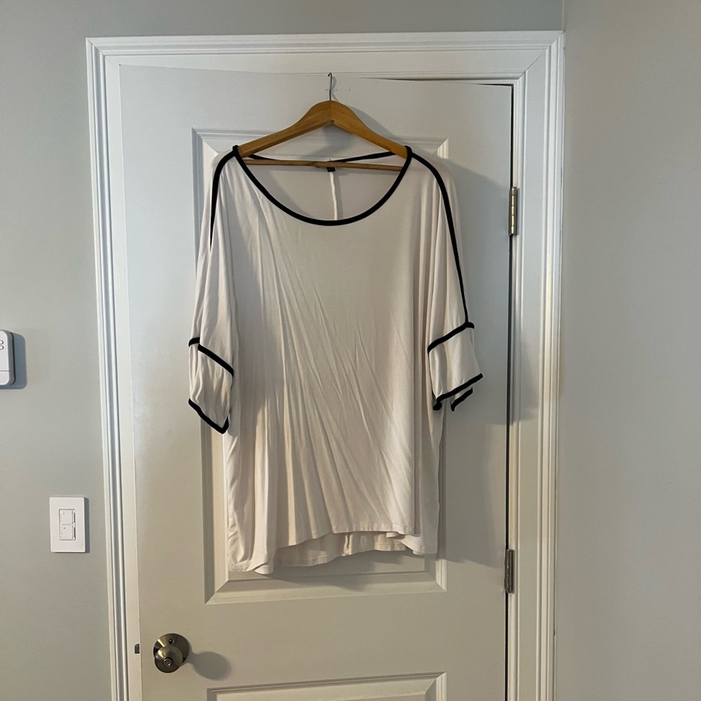 Black and white top